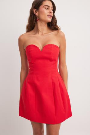 NA-KD Tailliertes Minikleid in Herzform - Trägerlose Kleider - Rot - EU 38