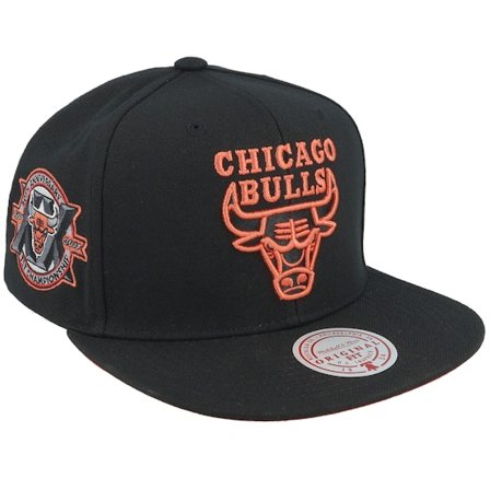 Mitchell & Ness - NBA Schwarz snapback Cap - Chicago Bulls Core Vi Black Snapback @ Hatstore