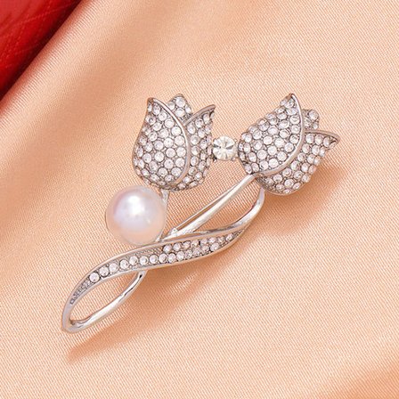 Fashion Zircon Tulip Brosch Pin För Ryggsäck Krage Lapel Pin P