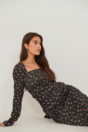 NA-KD Party Robe mi-longue froncée - Robes de fête - Flower - EU 32