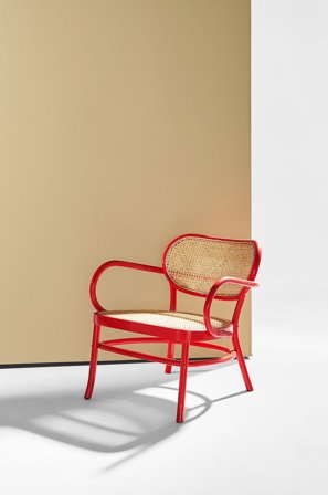 Pastill - Betty loungestol i böjträ - Röd - Fåtöljer - Från Homeroom