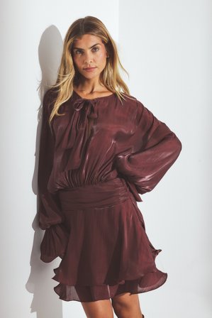Shpresa x NA-KD Robe courte à volants et à taille froncée - Robes à volants - Burgundy - EU 40