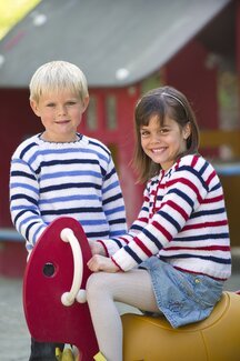 Barntröja och kofta Svea