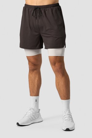 ICANIWILL - Stride 2-in-1 Shorts Men Charcoal - Shortsit - Miehet - Treenivaatteet ICIW:ltä