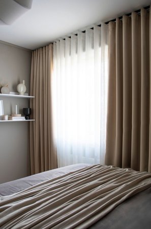 Hasta - Gardin Stilla 132x250 cm - Beige - Gardinfag med rynkebånd - 132X250 - Fra Homeroom