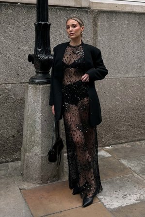 Michaela Delér x NA-KD Robe longue à sequins en coupe ajustée - Robes de fête - Noir - EU 38