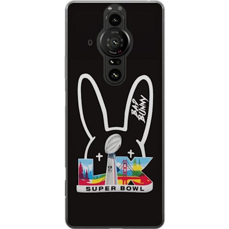 Kompatibel Mobilcover til Sony Xperia Pro-I Bad Bunny portræt med åben skjorte, tatoveringer og krøllet hår i stilfuld modefotografering