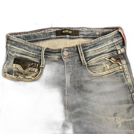 28/32 Replay Anbass jeans med slitningar för 549kr