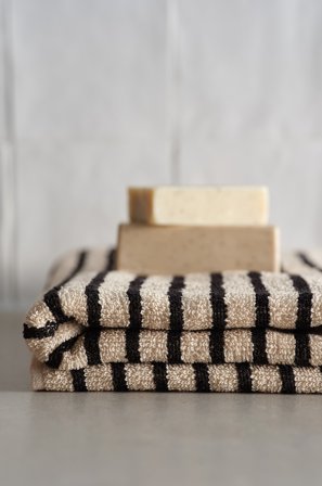 Jotex - Badehåndkle 70x140 Cm Beige/svart - DIXIE - Kjøp Badelaken hos Jotex