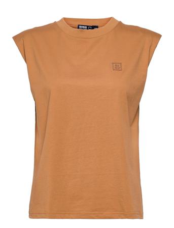 W. Padded Shoulder Tee Top Ærmeløs Top Brun Svea