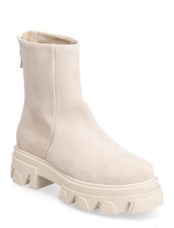 Maryann Bootie Cream Steve Madden