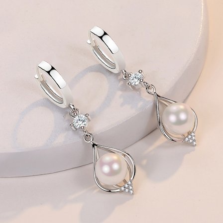 Vattendroppspärlörhängen långa pärlörhängen diamant mode kronblad örhängen