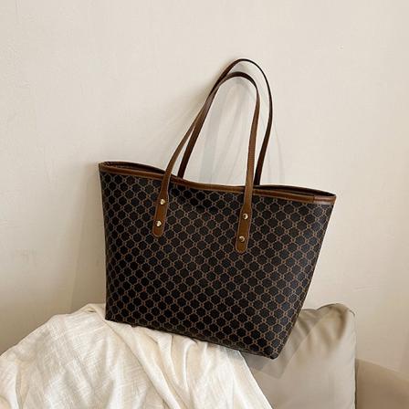 Työ Retro Suuri Kapasiteetti Olkalaukku Nainen 2023 Talvi Uusi Casual Cool Tote Bag Muoti Kainalolaukku Brown