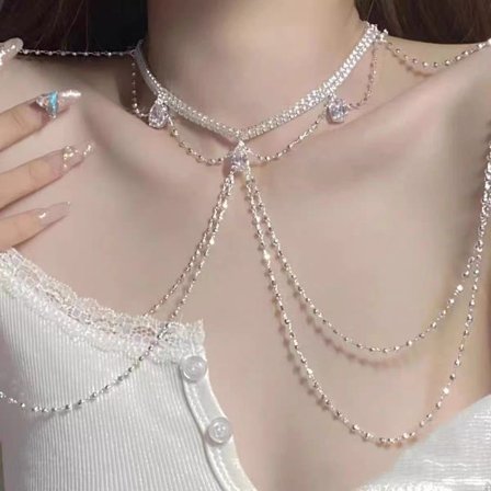 Exotisk trend, cool och kryddig tjej, kroppskedja, bröstkedja, överdriven high-end känsla, nyckelbenskedja, paljetter, ren åtrå