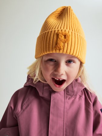 Polarn O. Pyret Ribbstickad mössa P-applikation - 52|54 - barnkläder - yellow