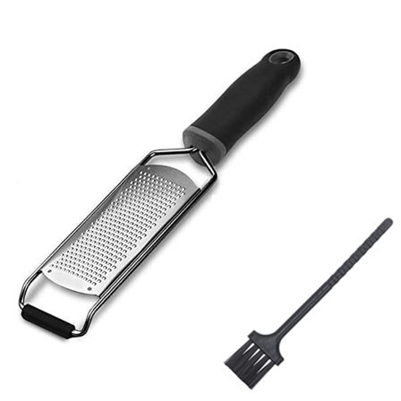 Ostehøvl og citronskærer, fremstillet af rustfrit stål og med