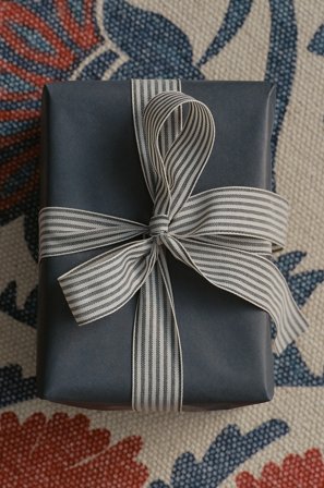 Jotex - Bånd Svart/hvitt - STRIBE - Kjøp Gavepapir & gavebånd hos Jotex