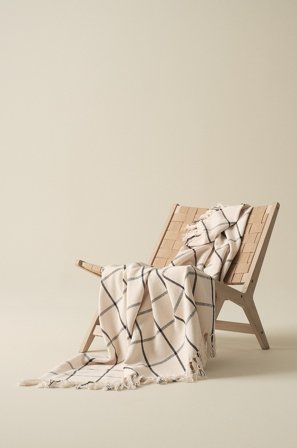 Jotex - Pledd Naturhvit/svart - MYRA - Kjøp Pledd hos Jotex