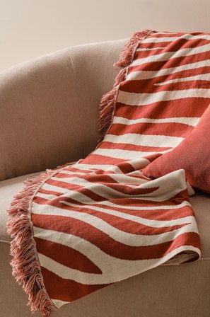 Jotex - Strikket Bomullsteppe Oransje/naturhvit - ZIA - Kjøp Pledd hos Jotex