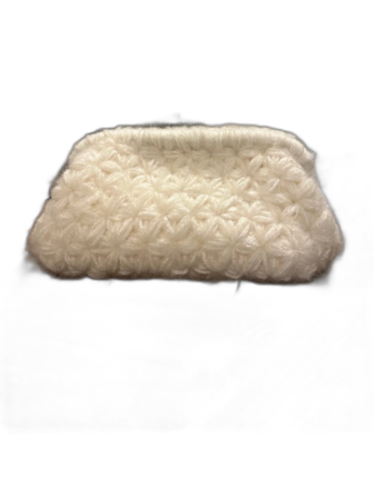 Vit virkad clutch bag