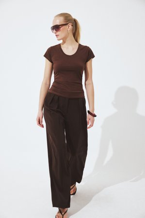 NA-KD Scoop Neck T-Shirt - T-shirts - Brun - XS