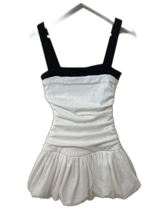 Vit och svart kort klänning från Zara