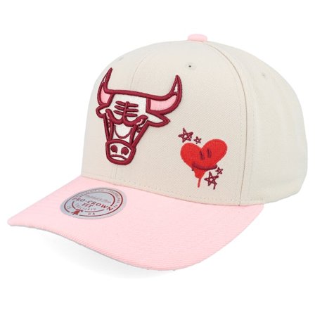 Mitchell & Ness - NBA Bege adjustable Boné - Chicago Bulls Hook Vday Pro Pinch Off White/Pink Adjustable @ Hatstore