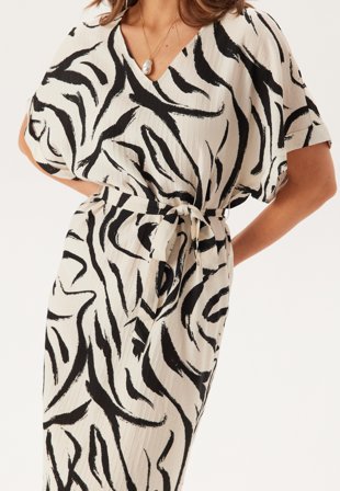 VILA Viclo V-neck 2/4 MIDI DRESS M Klær