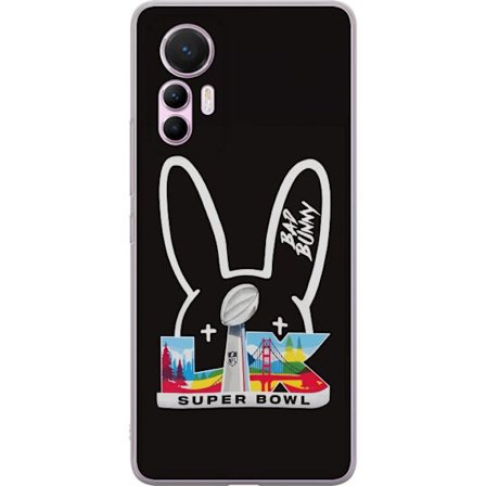 Kompatibel Mobilcover til Xiaomi 12 Lite Bad Bunny portræt med åben skjorte, tatoveringer og krøllet hår i stilfuld modefotografering