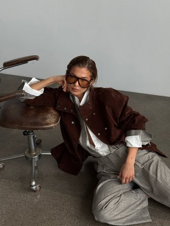 Laura Wittek x NA-KD Veste en similicuir suédé à la taille - Vestes en similicuir - Marron - EU 36