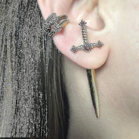 Gothic Kinitial Sword Earrings Vintage Cool Punk Crystal Ear Jacket Goth Dagger Earrings Smycken Present För Kvinnor Jau,vuxen,Rött guld