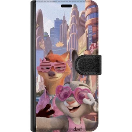 Kompatibel Tegnebogsetui til Motorola Motorola Moto G15 Animalske figurer i solrig bymiljø med rosa solbriller og en positiv besked i en farverig fee