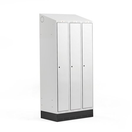 Kleiderspind CLASSIC mit Sockel, 3 Module, 2050 x 900 x 550 mm, grau