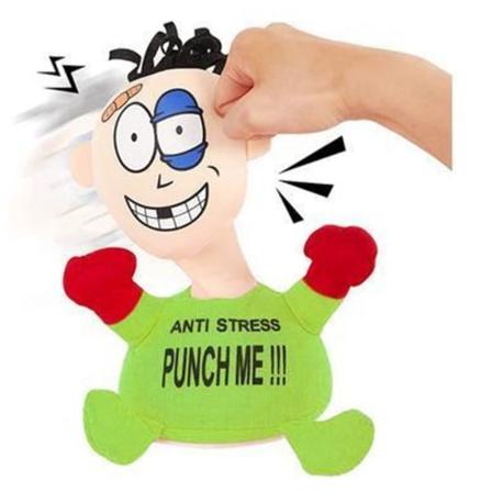 Morsom Punch Me Screaming Doll, interaktive leker Grön