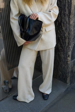 NA-KD - Strukturert bukse med vide ben og middels liv - Vide bukser - Beige - EU 32