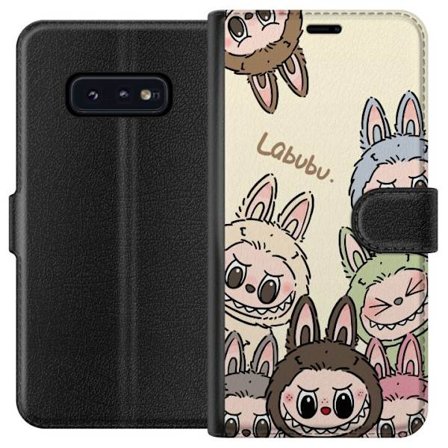 Kompatibelt Lommeboketui til Samsung Galaxy S10e Monster kanindukke med blomsterkrans vinylfigur