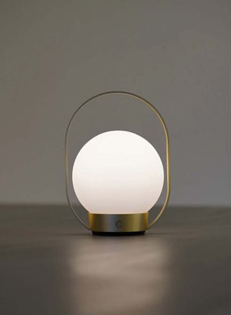 Palla oppladbar bordlampe - børstet messing/opal