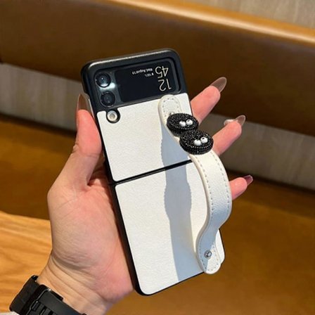 PU Läderfodral Kompatibelt med Samsung Galaxy Z Flip 3/4, Stöttåligt Hårt PC-ramskydd med Armband