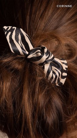 CORINNE Leather Bow Hair Tie Big and Small 2-pack Zebra, Hår, Hårpynt, Hårelastikker