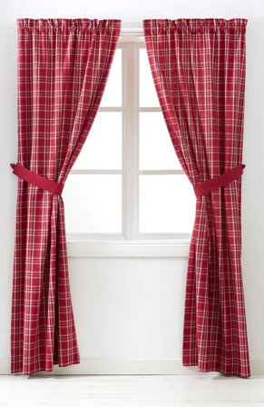 Cellbes of Sweden - Ternede julegardiner X-mas check 2-pack i rød i størrelse 90 x 220 cm