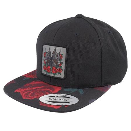 Iconic - Rød snapback Caps - Dobermann & Roses Black/Red Snapback @ Hatstore