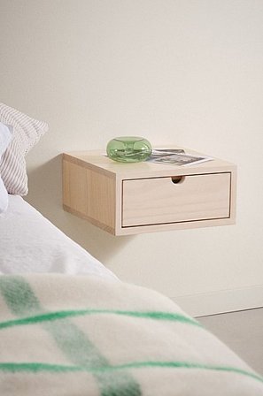 Jotex - Sängbord/hylla Furu Vitsåpad WILLISTON - Köp Sängbord hos Jotex