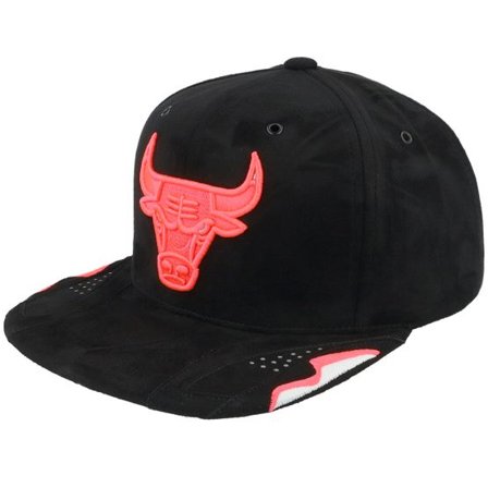 Mitchell & Ness - NBA Svart snapback Keps - Chicago Bulls Day 6 Bulls Black Snapback @ Hatstore