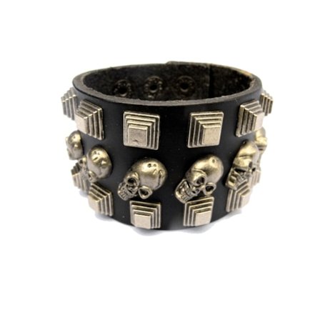 Läderarmband med döskallar och fyrkantiga nitar
