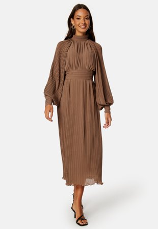 Bubbleroom Occasion Esme Pleated Dress Light nougat Klær