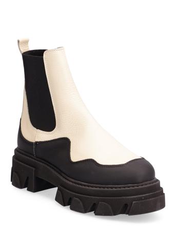 Merilyn Bootie Patterned Steve Madden