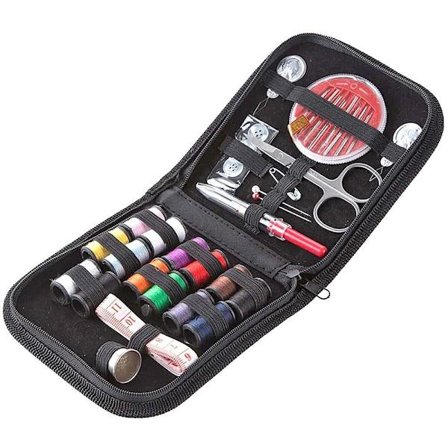 Sykit med Tråd, nåle, saks, målebånd, sprætter m.m.