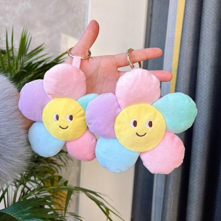 Plyschnyckelringar e Sun Flower Car Keychain Ny solrosplysch Multicolor onesize