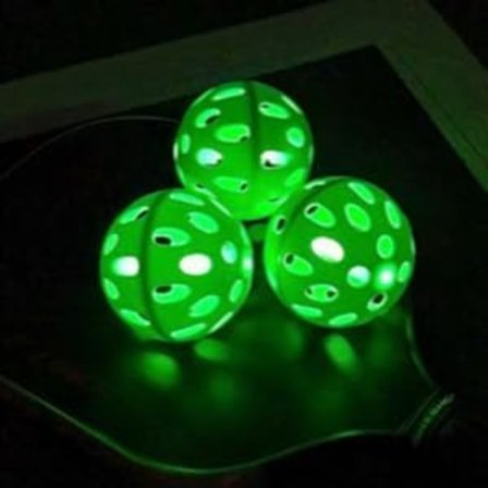 Glow In The Dark Pickleball Balls: LED Light Up Pickleball Ball, USAPA Standard Outdoor 40 Holes PickleBalls med grønt lys 4 Pack LED Light Up Pic