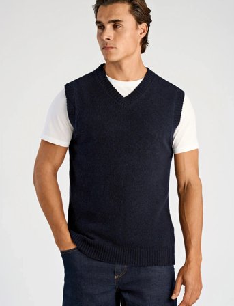 Lindbergh Lambswool V-Neck Slipover - Navy - S